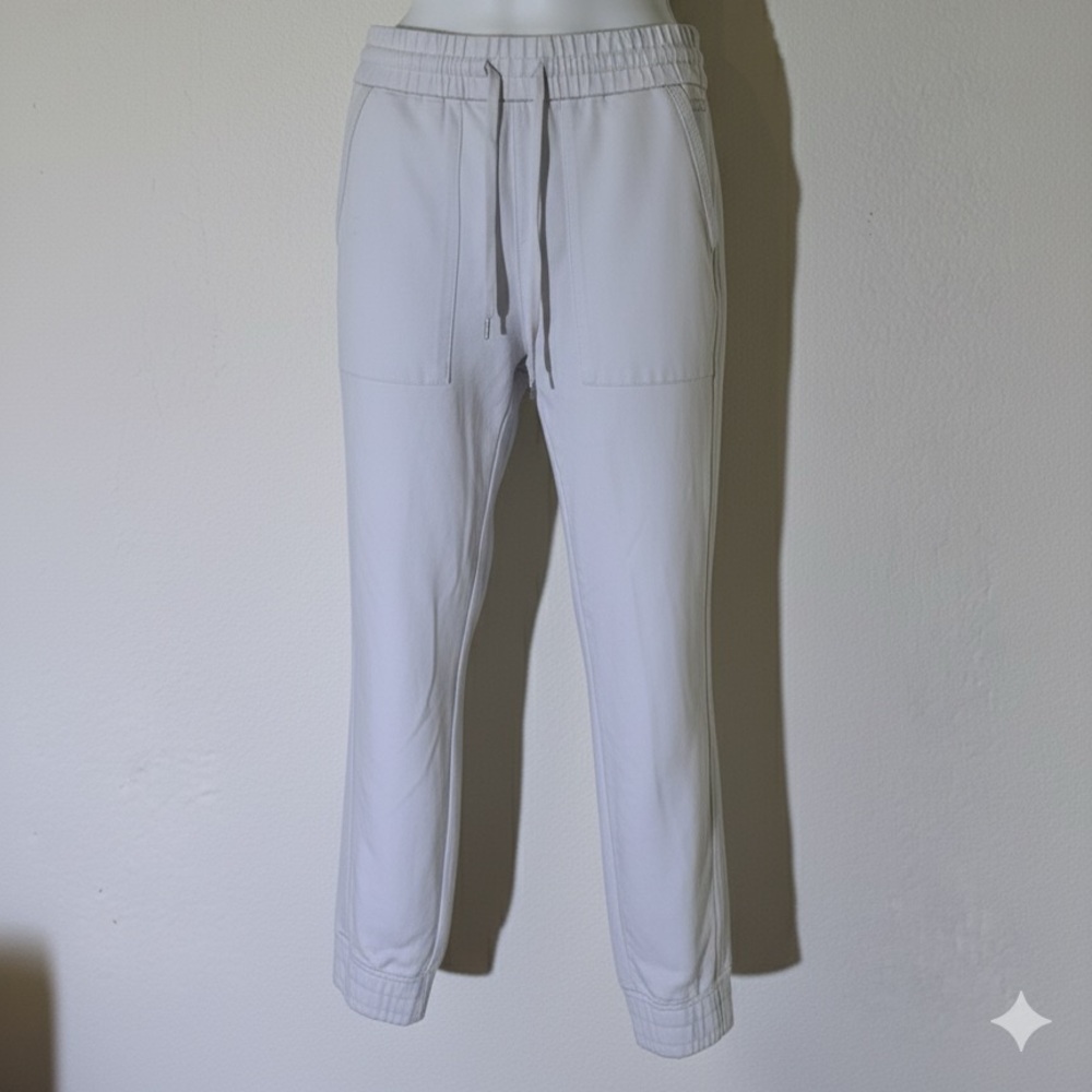 Woman’s White Jogger Pants